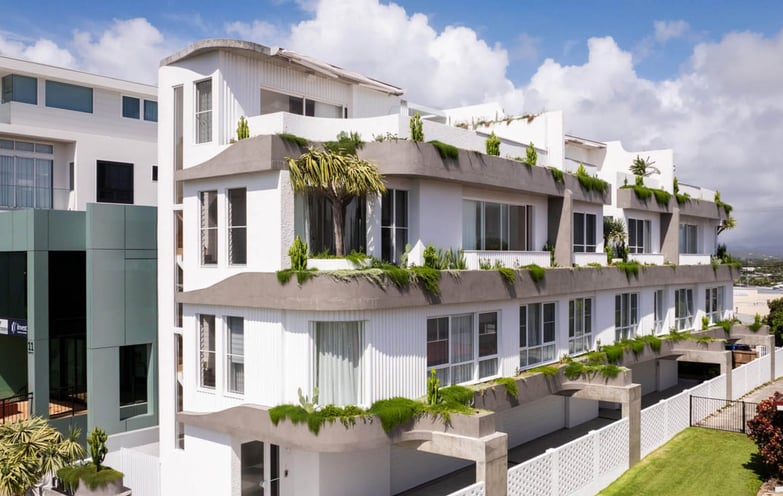 a-coastal-statement-in-feature-aluminium-cladding_03