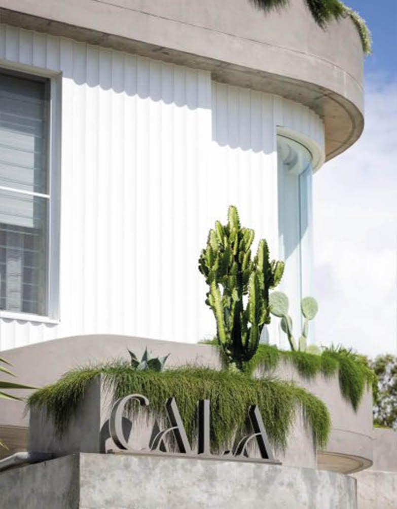 a-coastal-statement-in-feature-aluminium-cladding_04