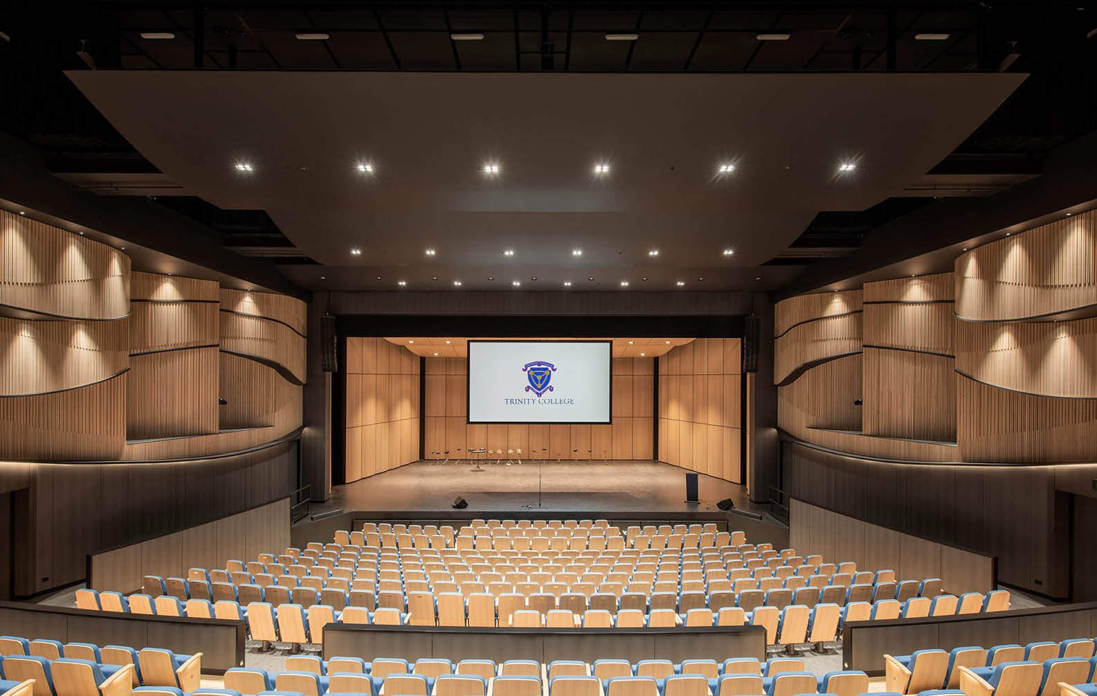click-on-batten-features-in-marnkutyi-parirna-theatre_08
