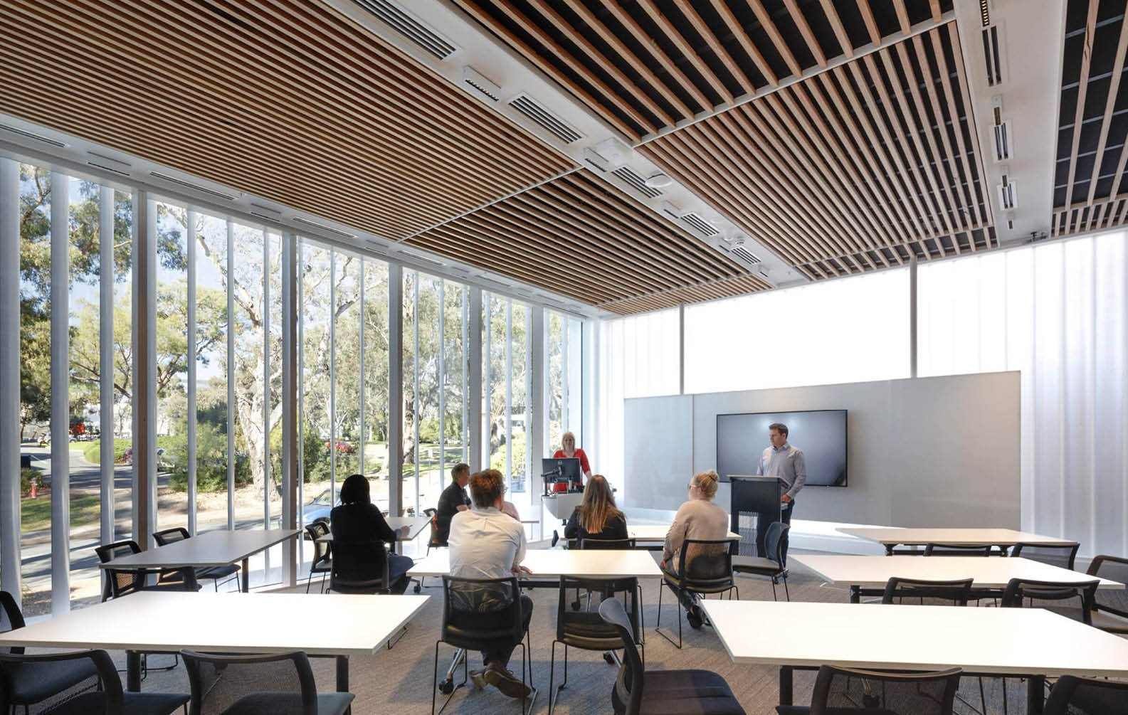 click-on-battens-at-anu-law-school_06