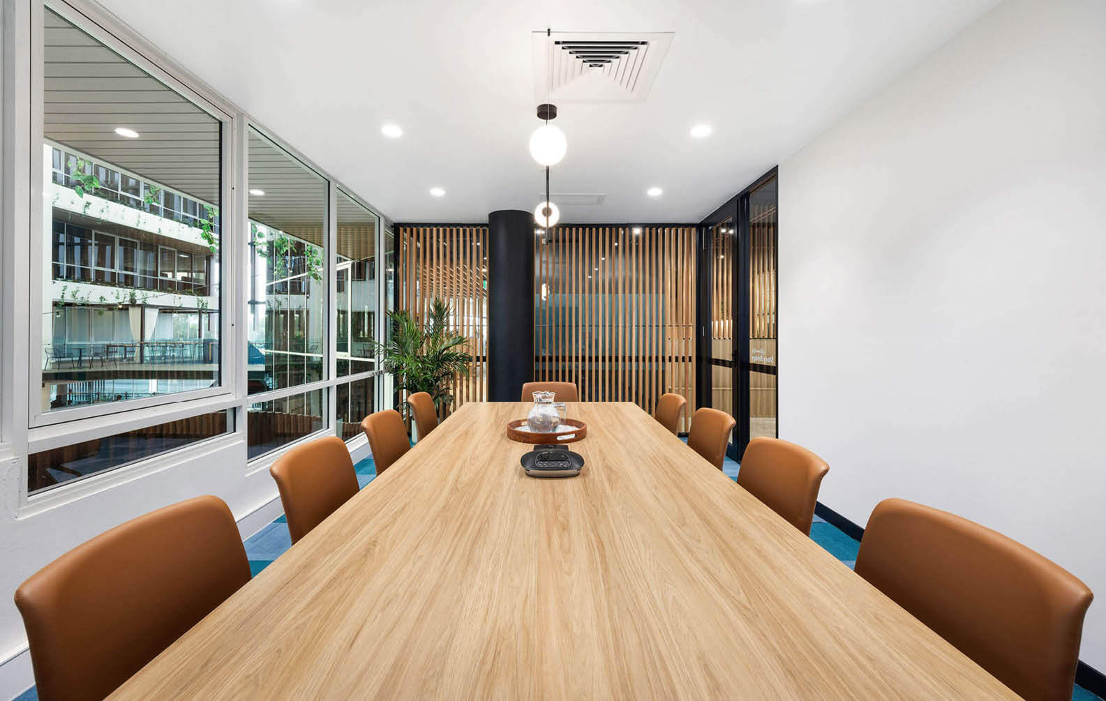 click-on-screens-for-jacaranda-finance-office-fitout_05