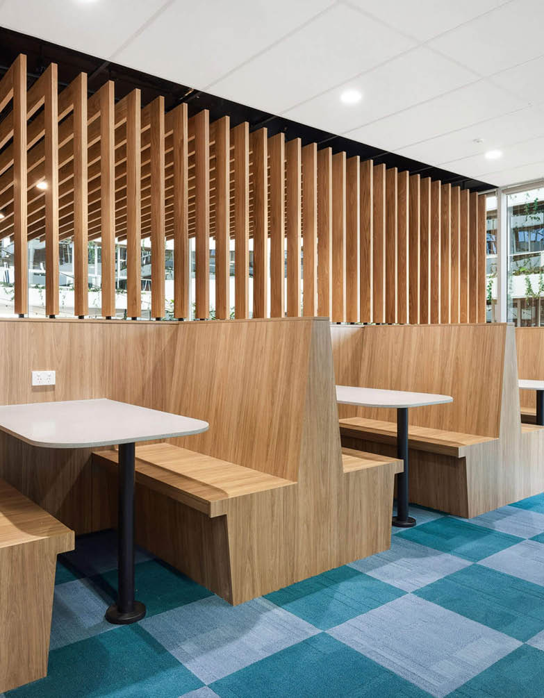 click-on-screens-for-jacaranda-finance-office-fitout_08