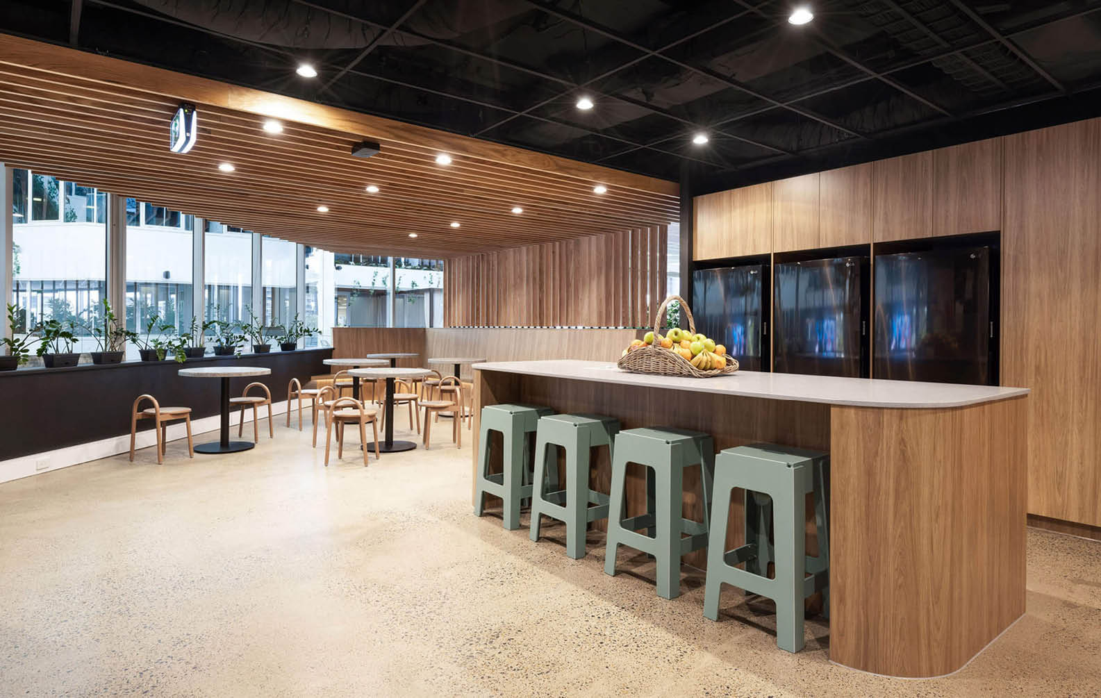 click-on-screens-for-jacaranda-finance-office-fitout_10