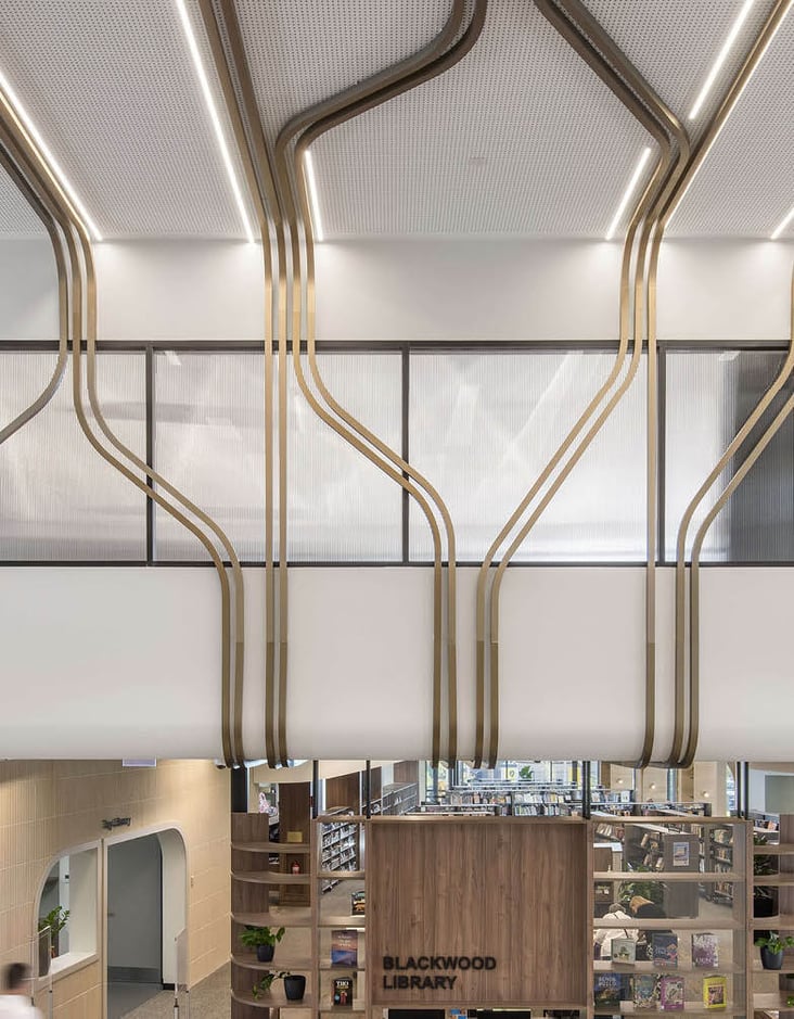 creating-aluminium-curves-at-tiwu-kumangka_03