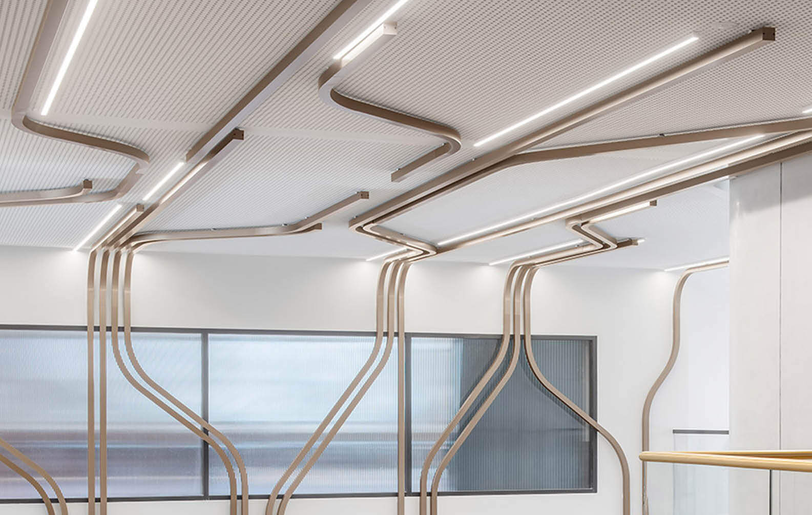 creating-aluminium-curves-at-tiwu-kumangka_12