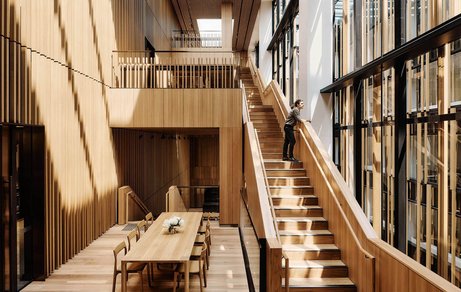 creative-approach-to-sound-absorption-at-the-embassy_07