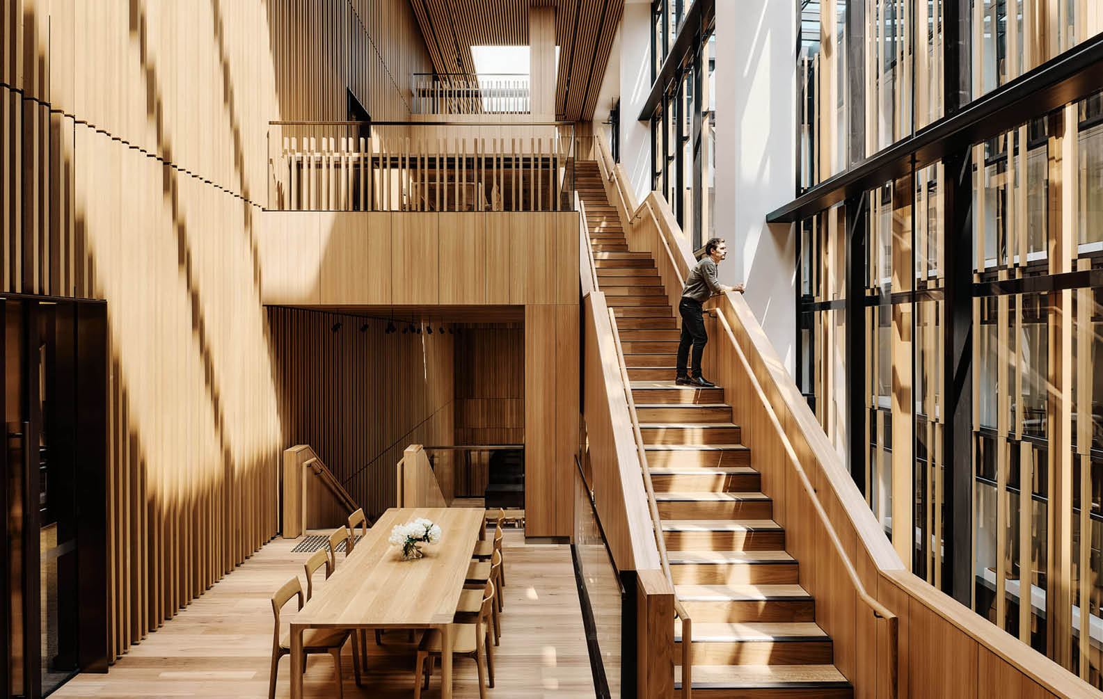 creative-approach-to-sound-absorption-at-the-embassy_07