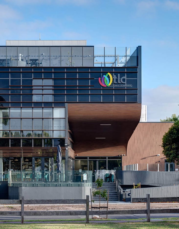 curved-aluminium-cladding-for-tlc-whitewater_03
