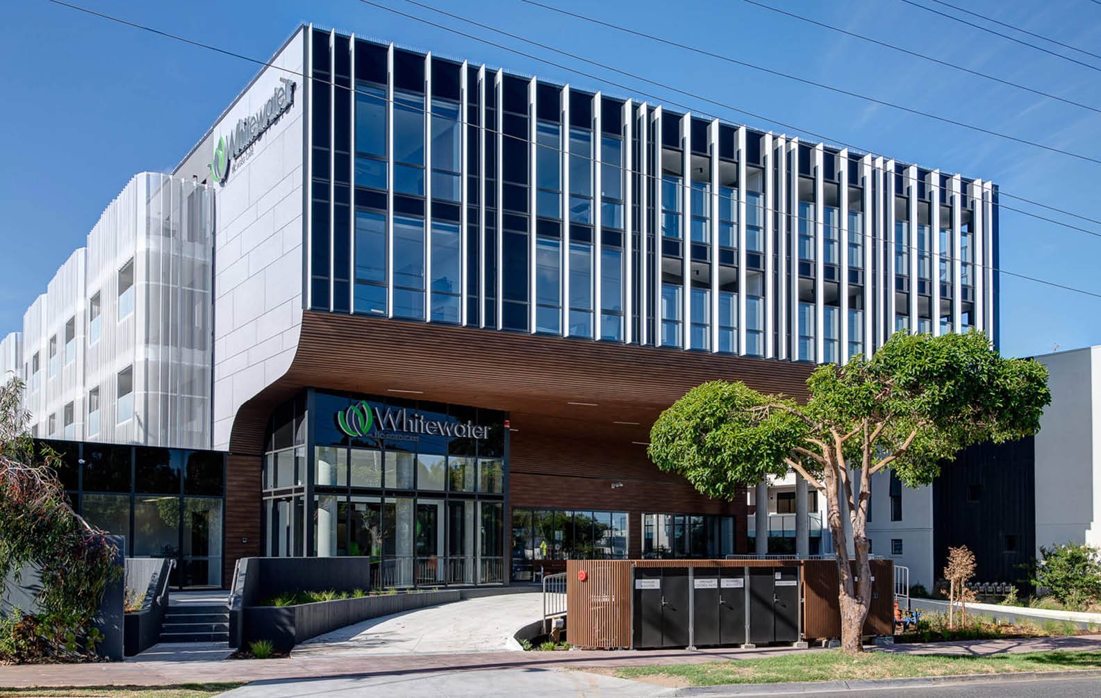 curved-aluminium-cladding-for-tlc-whitewater_04