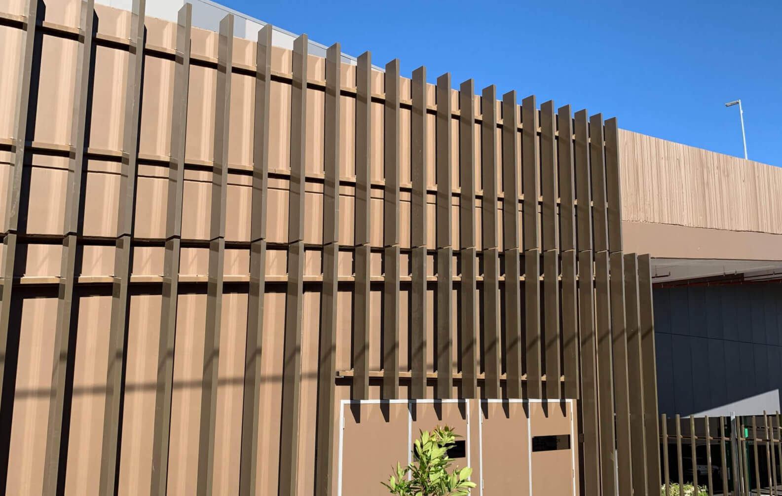 facade-blades-home-page-landscape1