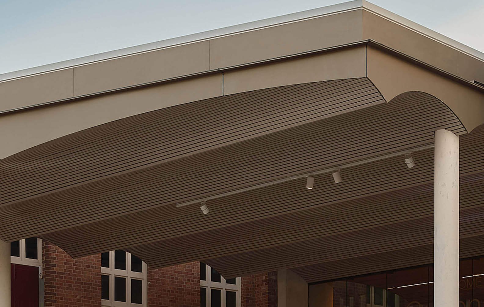 feature-vaulted-ceiling-entrance_06