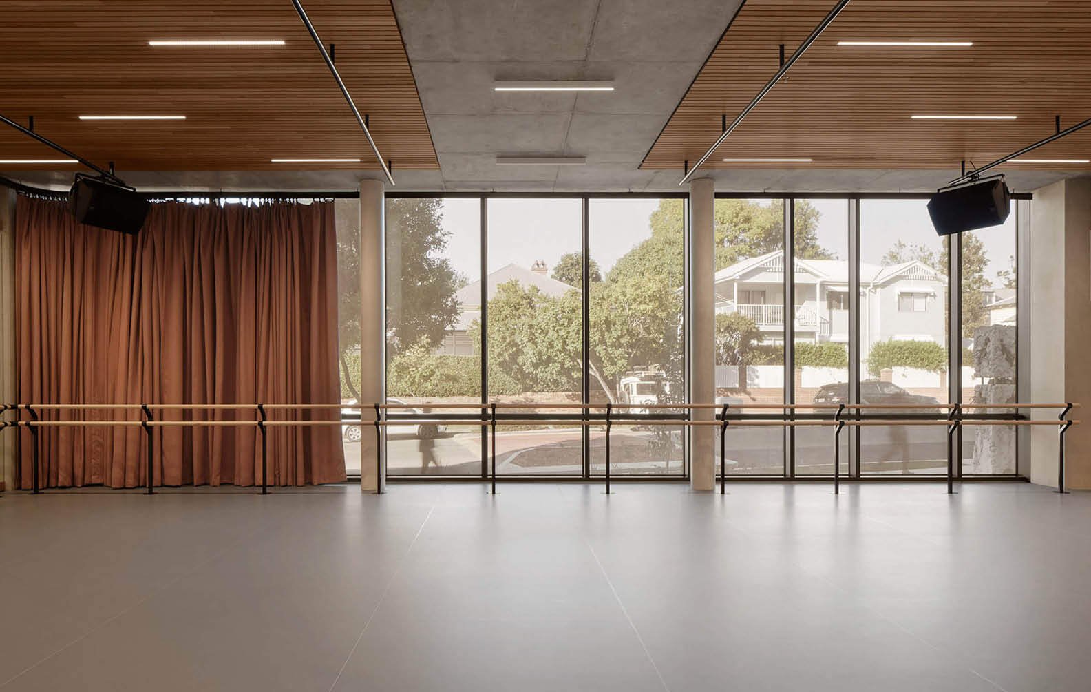 feature-vaulted-ceiling-entrance_09