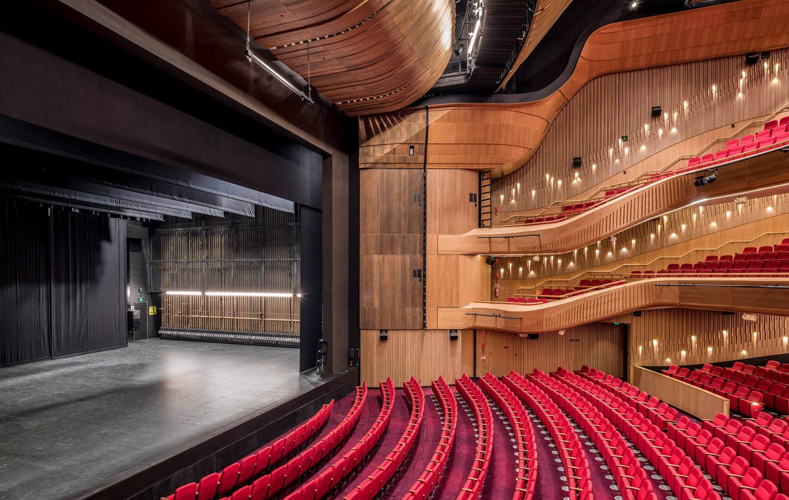 her-majestys-theatre_04