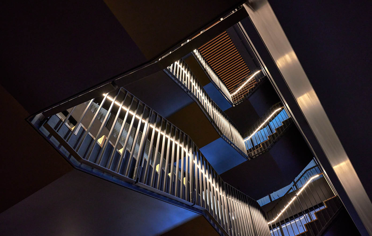 stunning-timber-ceiling-details-at-westpac_07