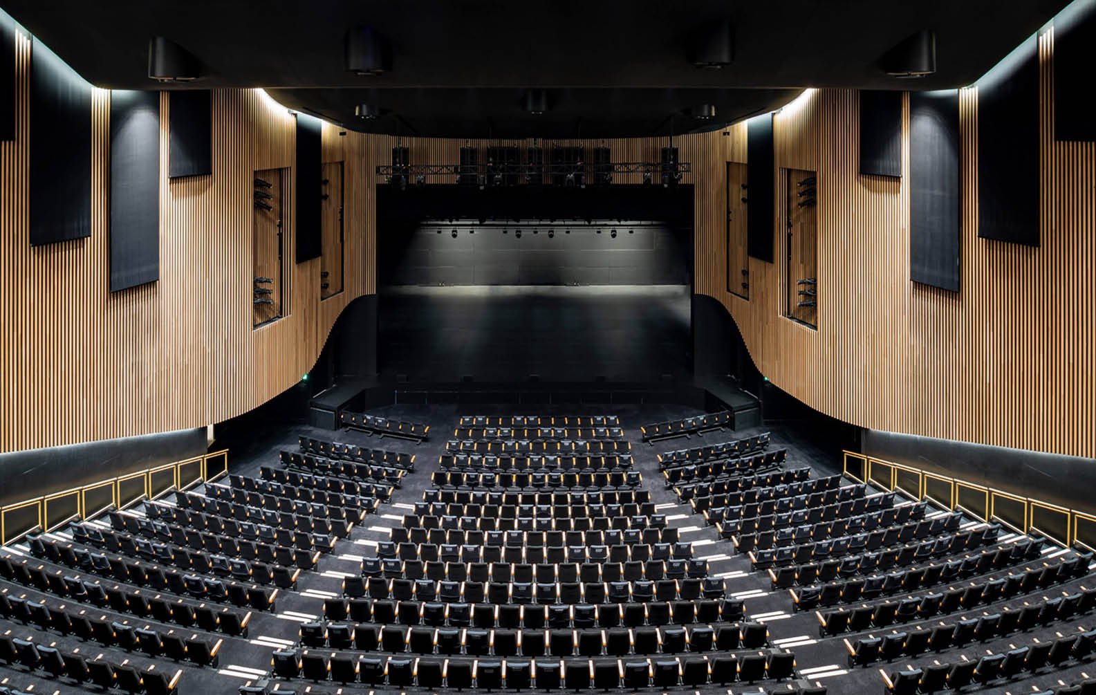 sydney-coliseum_09