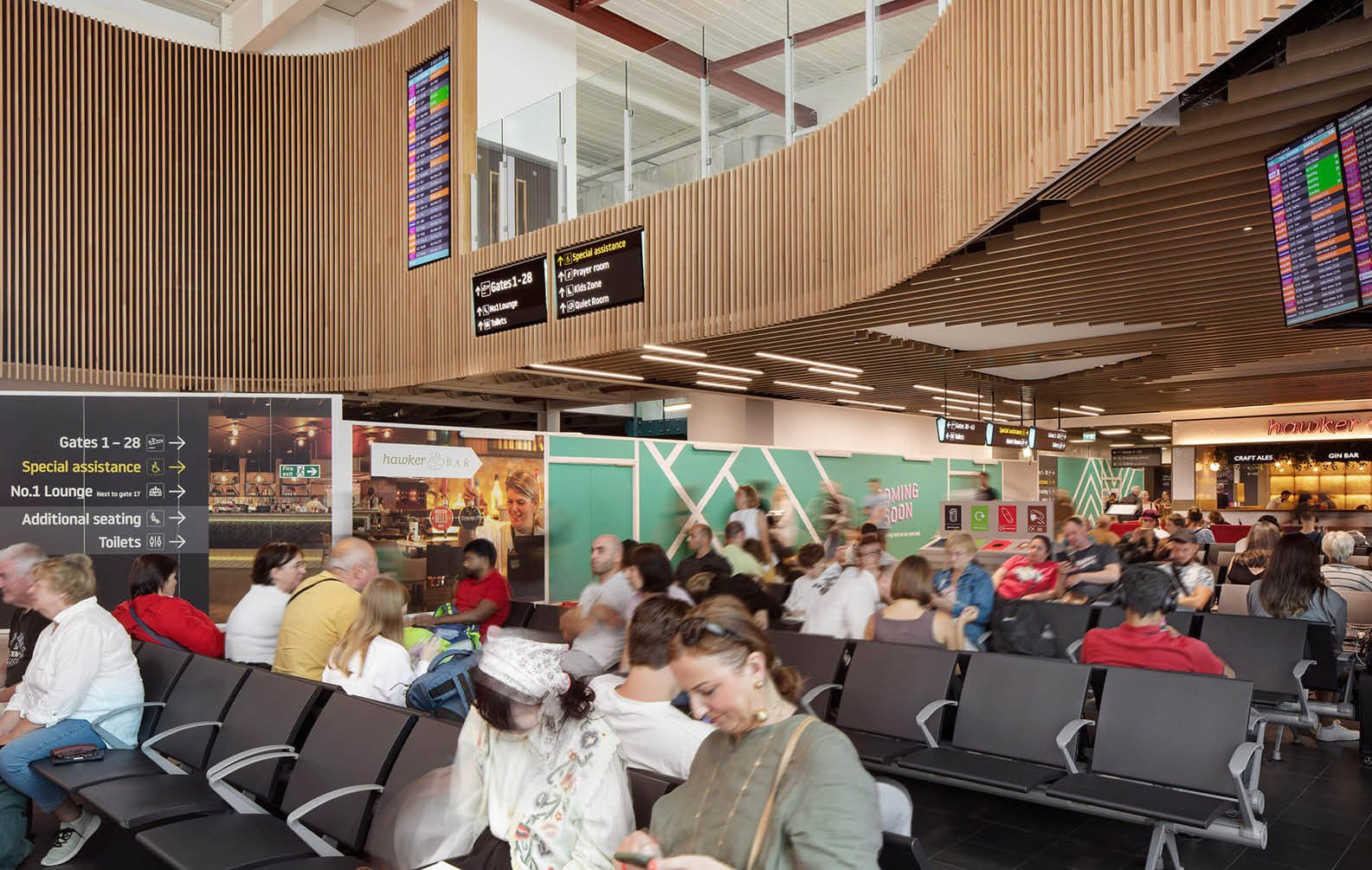 timber-battens-at-london-luton-airport_09