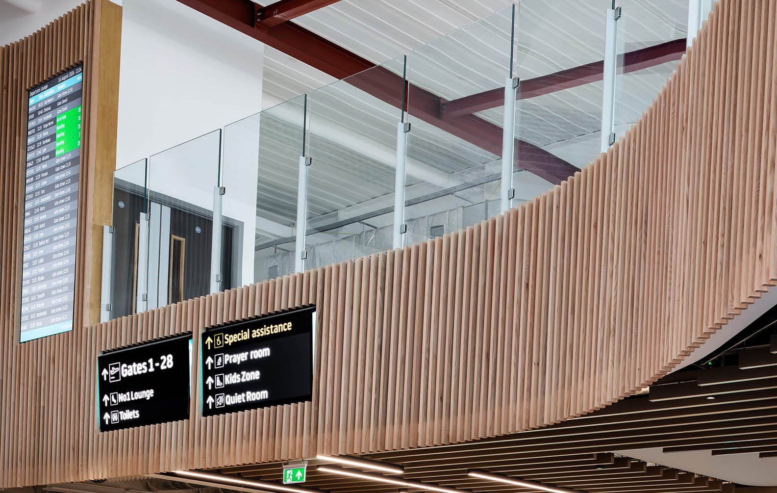 timber-battens-at-london-luton-airport_10