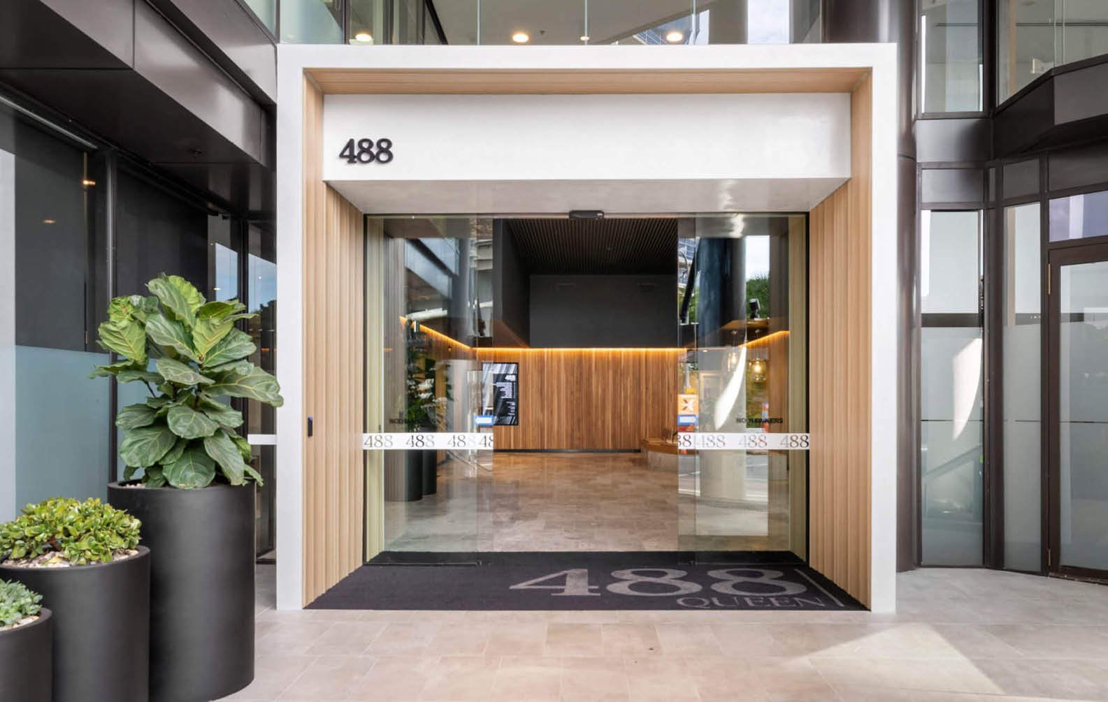 timber-feature-walls-of-488-queen-street_04