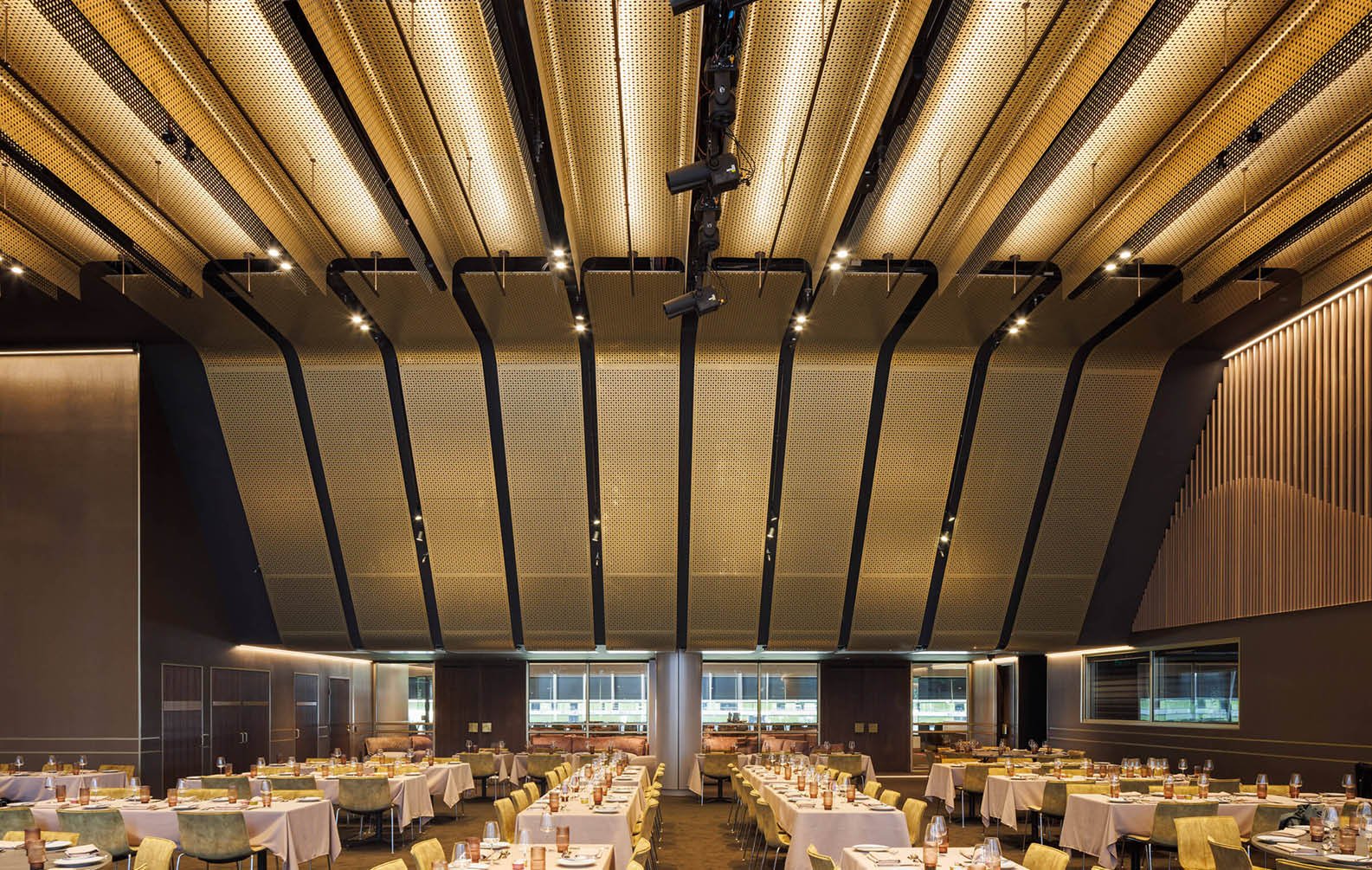 unique-timber-battens-at-marvel-stadium_10