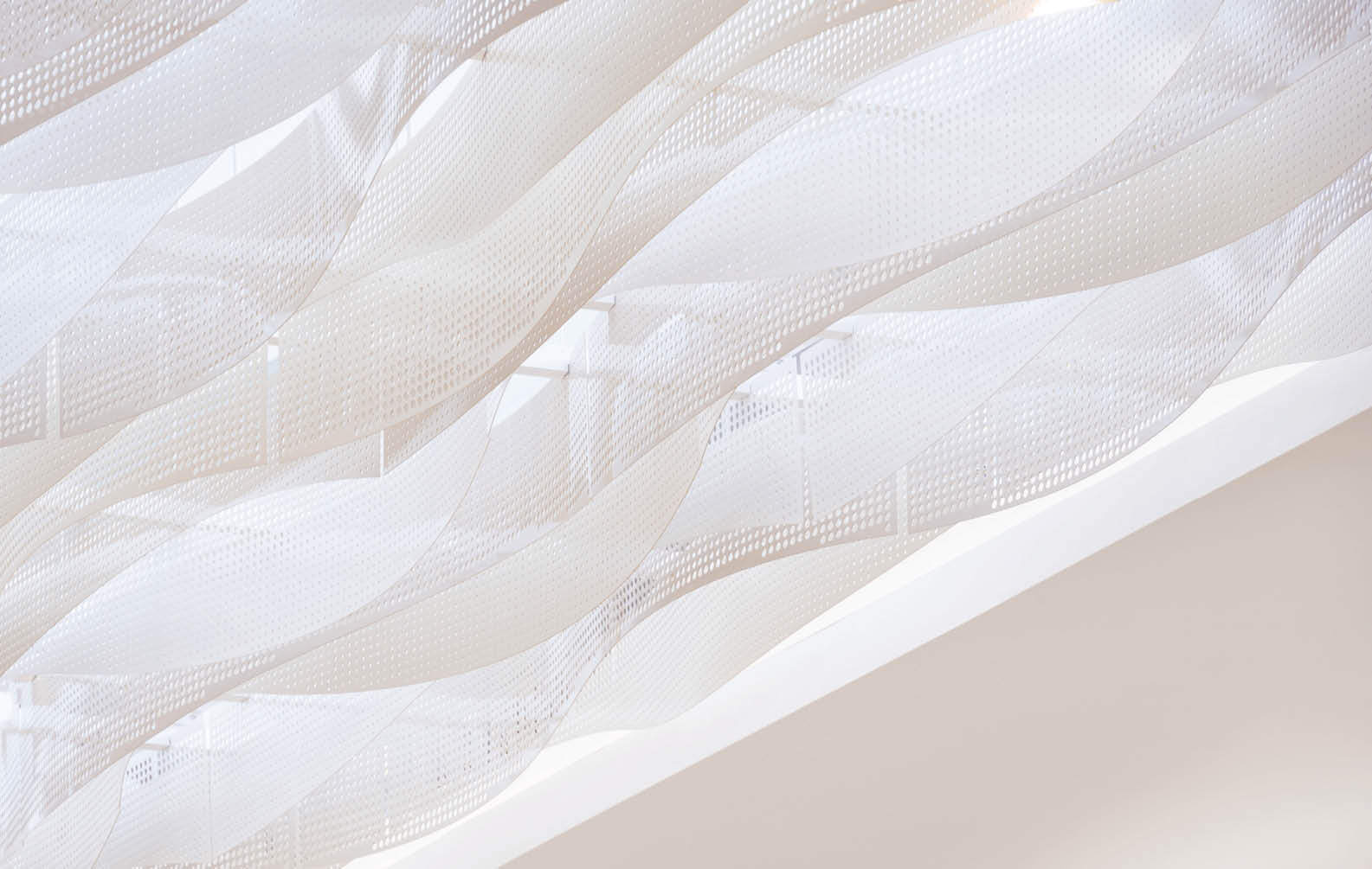 watergardens-food-court-aluminium-ceiling_10